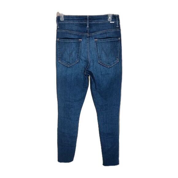 MOTHER The High Waisted Swooner Ankle Fray Jeans in Taxi Wash 27 - Picture 2 of 16